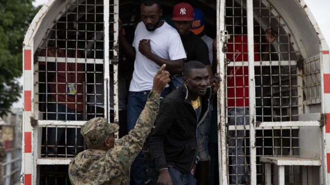 República Dominicana recibirá temporalmente migrantes deportados de Estados Unidos