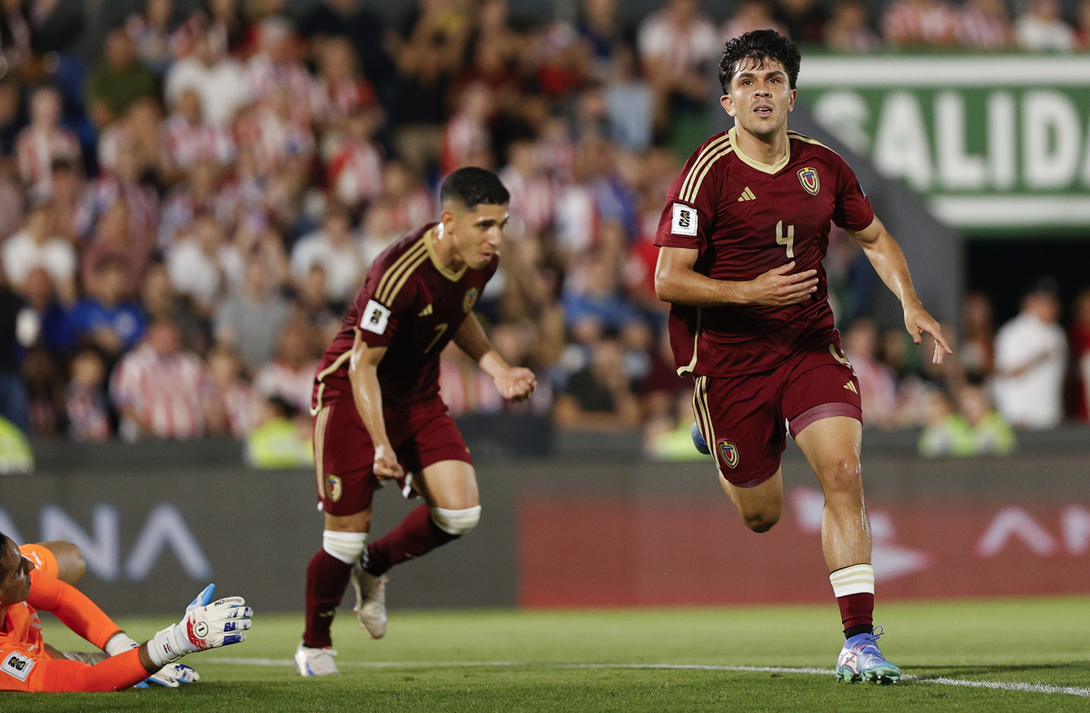 Cover image for Oswaldo Vizcarrondo impone su ley y activa la refundación vinotinto