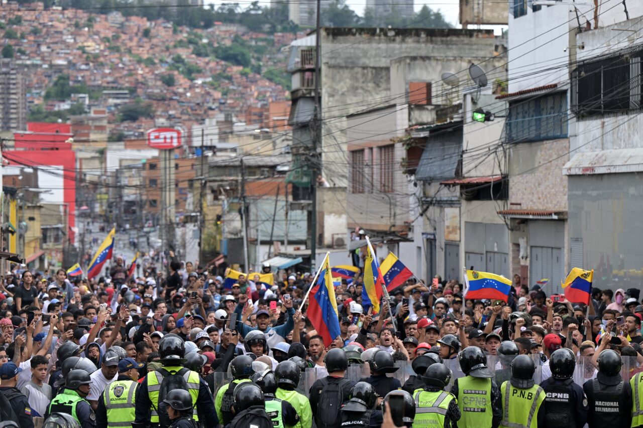 De la política a la prisión, la historia de decenas de venezolanos