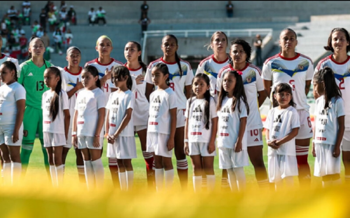 Vinotinto Femenina