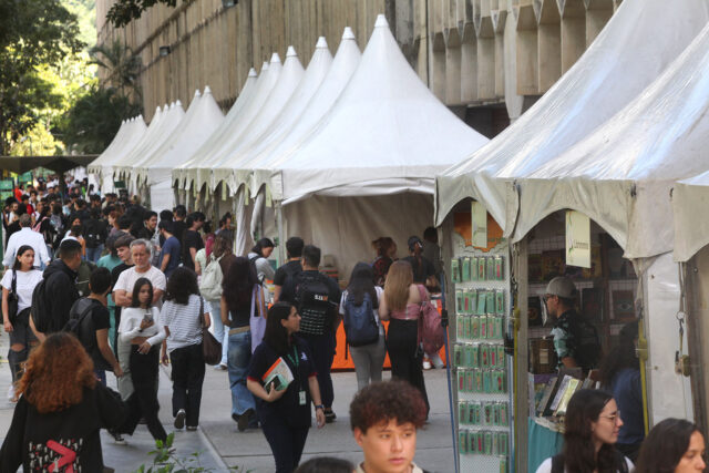 Comenzó la Feria del Libro del Oeste de Caracas 2024