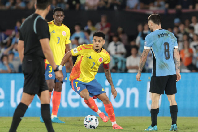 Uruguay le ganó a Colombia en el último minuto