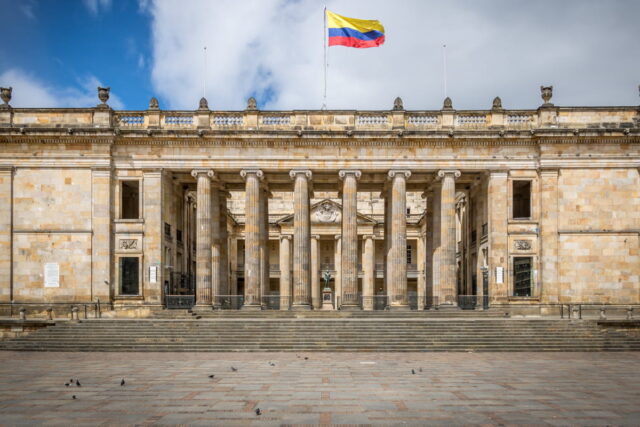 Congreso de Colombia prohíbe el matrimonio infantil
