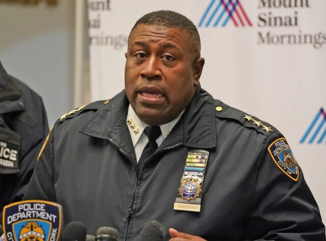 Renuncia el jefe de la Policía de Nueva York tras acusaciones de acoso sexual