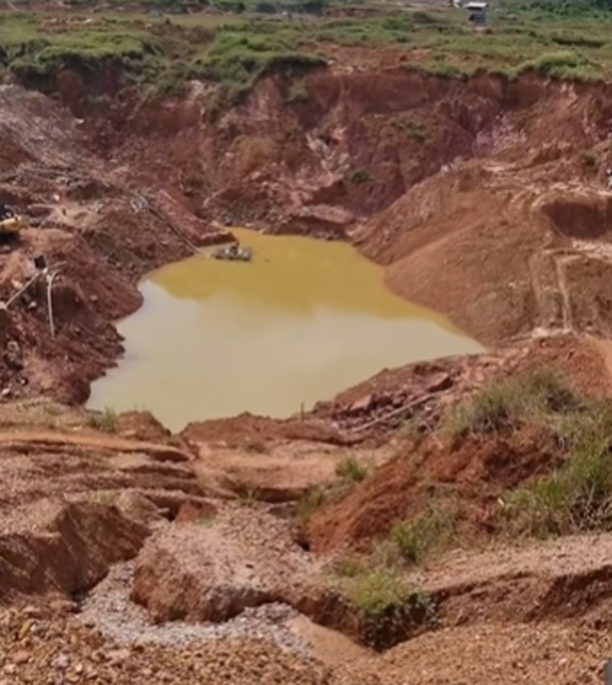 Reuters: Venezuela busca inversión extranjera en minería pese a control de grupos armados