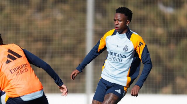 Vinícius entrena con el Real Madrid