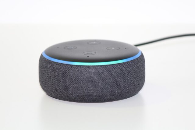 Altavoces con IA: más inteligentes, menos seguros