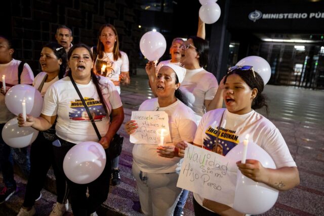 Familiares de presos políticos piden dialogar con Maduro: "Exigimos justicia"