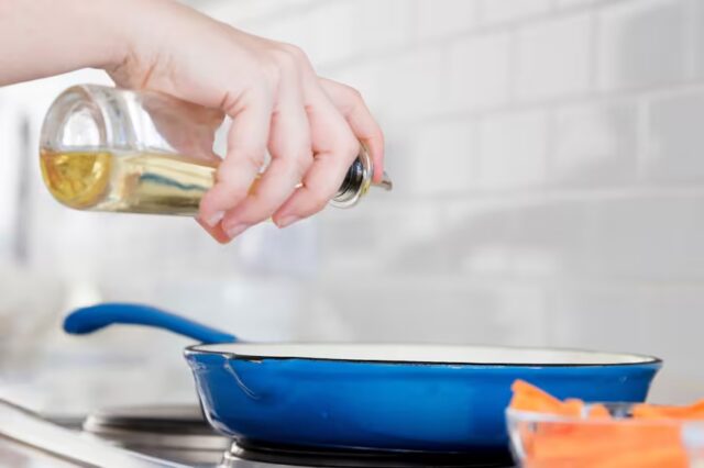 Cómo cocinar sin aceite y que los alimentos no se peguen