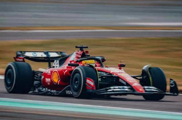 Lewis Hamilton ya sabe lo que se siente correr en un Ferrari