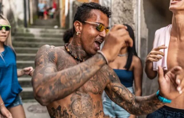 "Los latinoamericanos son más felices de lo que es estadísticamente normal teniendo en cuenta la riqueza de sus países"