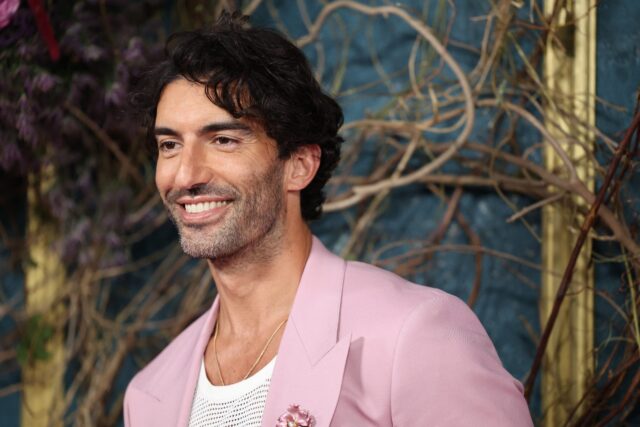 Justin Baldoni demanda por difamación a Blake Lively y Ryan Reynolds y pide 400 millones