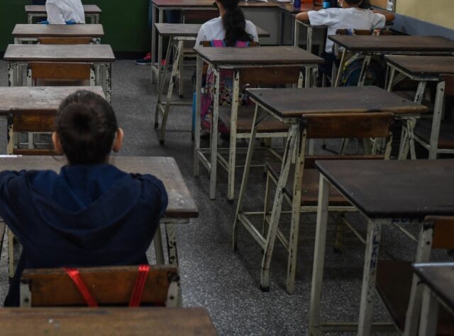 Crisis educativa en Venezuela: Fundaredes revela deserción masiva de docentes y estudiantes