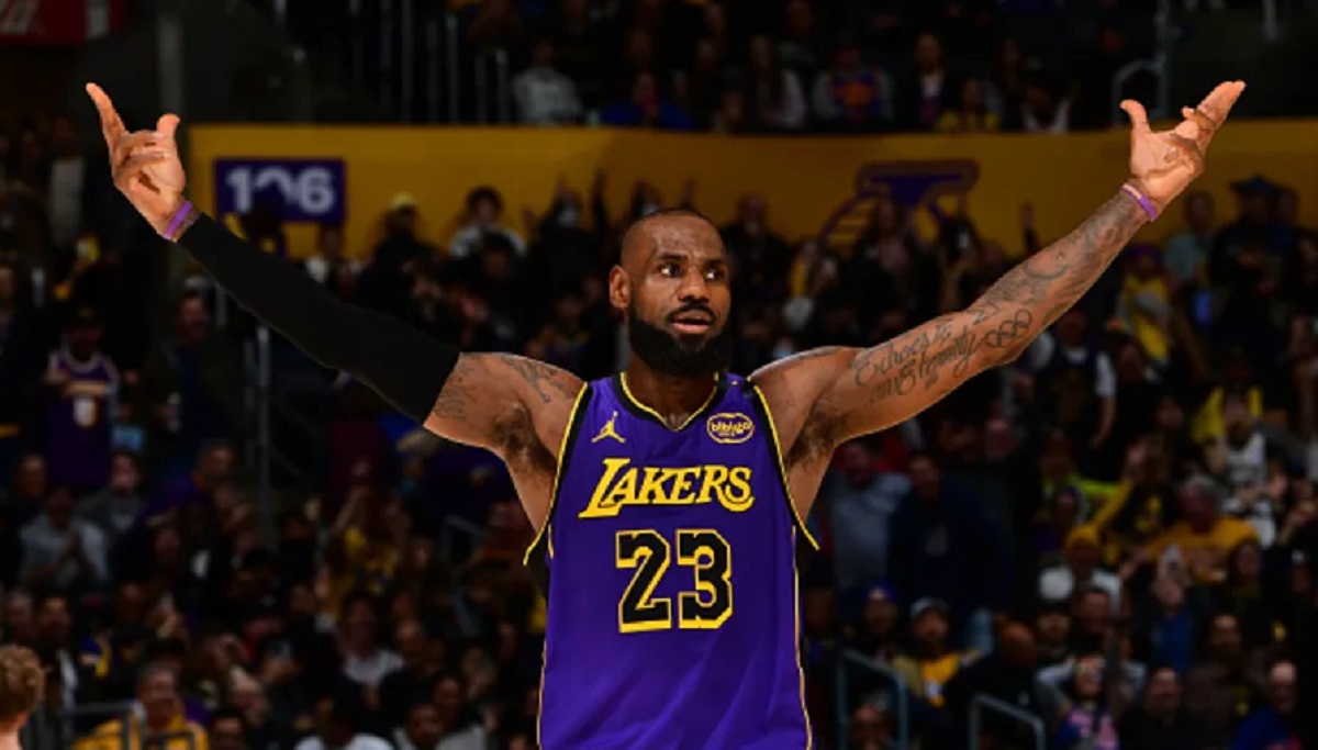 LeBron James fue como un huracán en la última victoria de los angelinos Foto Archivo