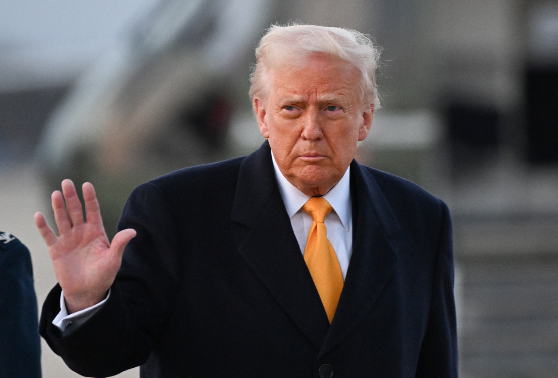 Trump viaja al G7 de Francia tras anunciar el acuerdo con Irán para poner fin a la guerra