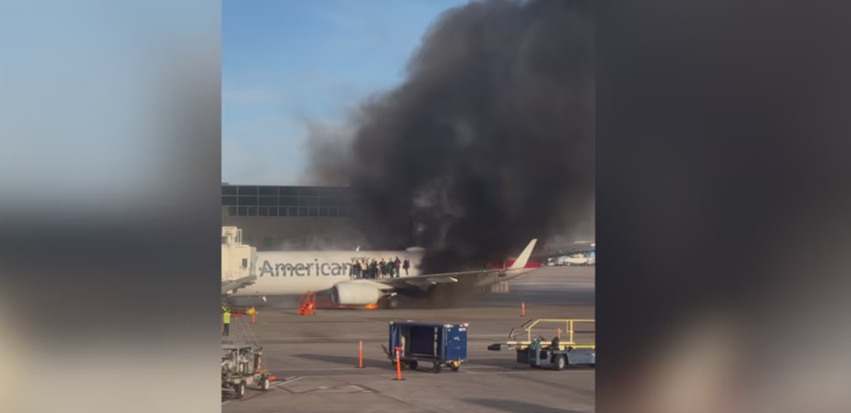 Avión de American Airlines se incendió en EE UU