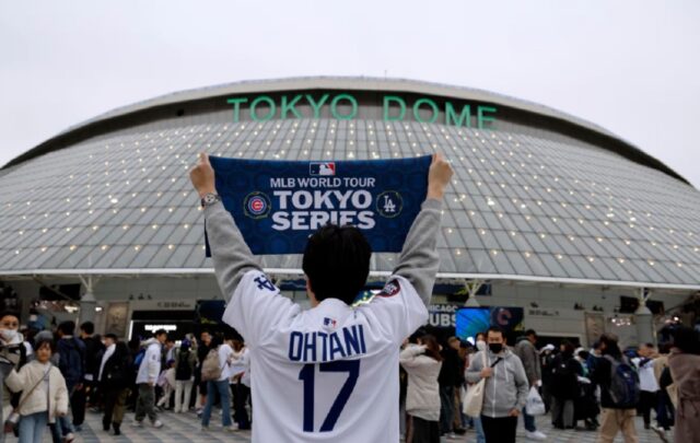 Shohei Ohtani propaga en Tokio la fiebre por la MLB