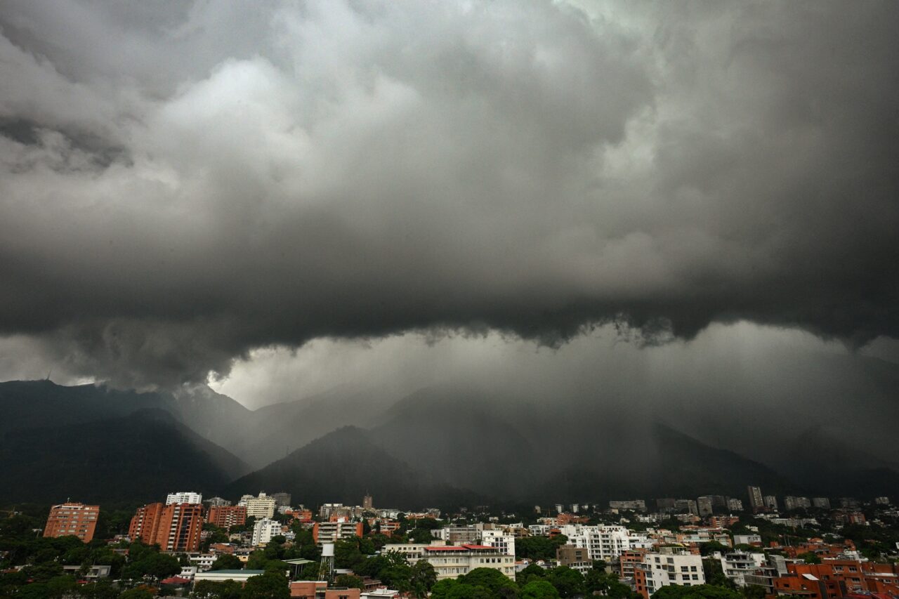 Inameh prevé lluvias con descargas eléctricas en gran parte del país este viernes