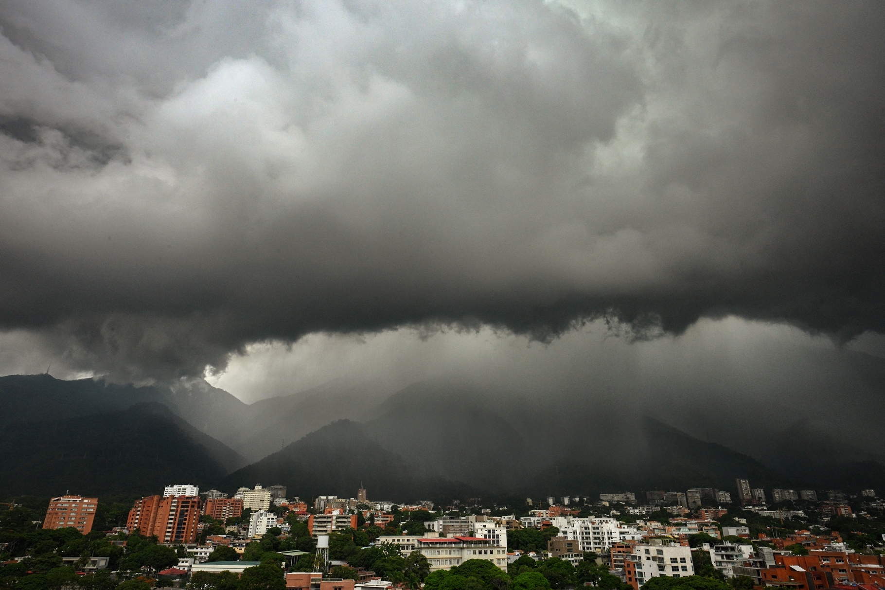 Inameh prevé lluvias de intensidad variable y descargas eléctricas en buena parte del país
