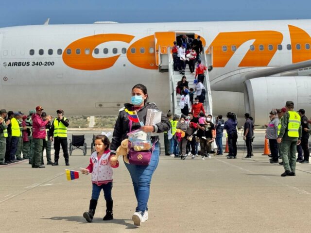 316 migrantes deportados de EE UU llegaron a Venezuela desde México