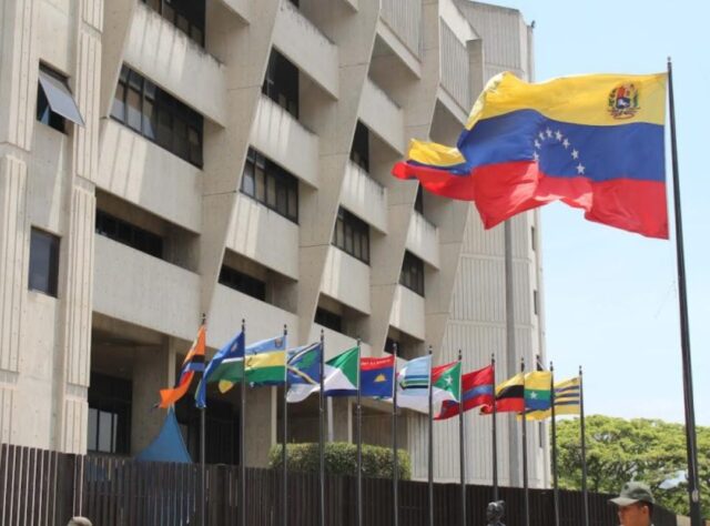 TSJ ordena a EE UU repatriar a niña separada de sus padres durante deportación