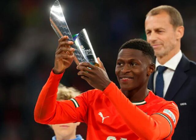 Nuno Mendes elegido mejor jugador de la final de la Liga de Naciones