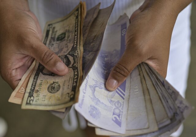Cinco datos clave de la economía venezolana en el primer semestre de 2025