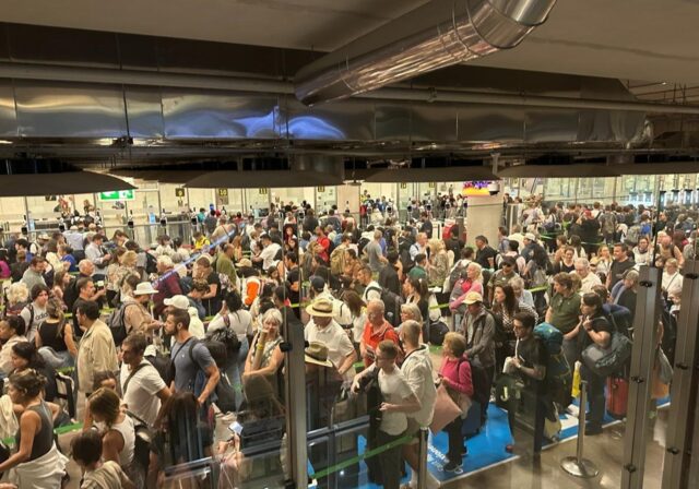 Caos en el aeropuerto de Madrid: fallas en el sistema provocaron colas y pérdida de vuelos