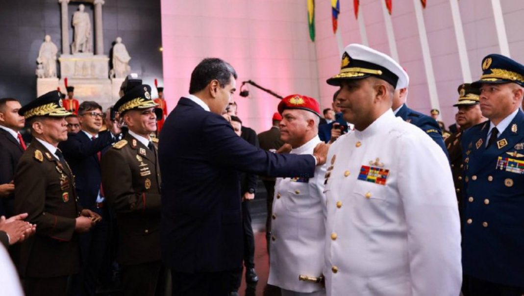 Maduro otorgó ascensos a generales y almirantes de la FANB