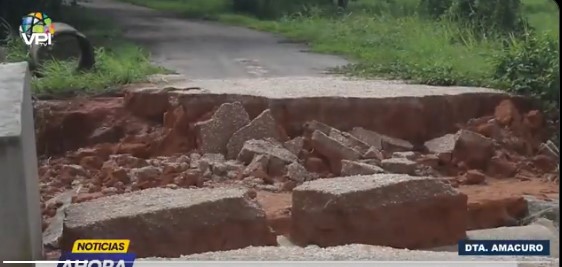 Colapsó puente por las lluvias en Delta Amacuro: incomunicados más de 300 productores