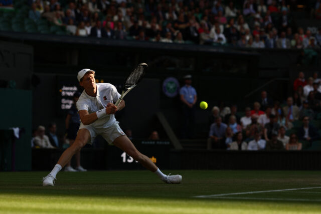 Sinner y Djokovic avanzan a cuartos de final de Wimbledon
