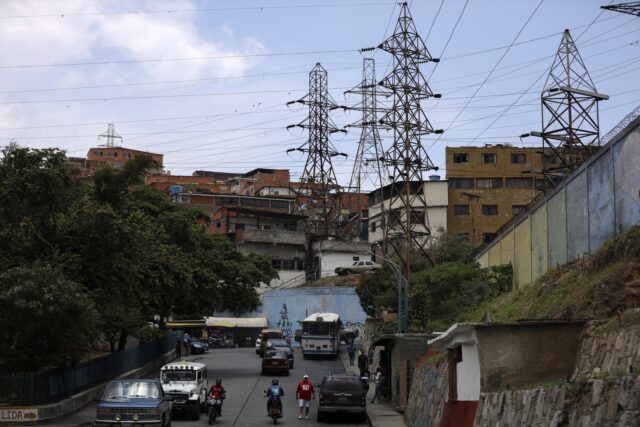 Fuerte bajón eléctrico en Caracas en medio de intensas lluvias