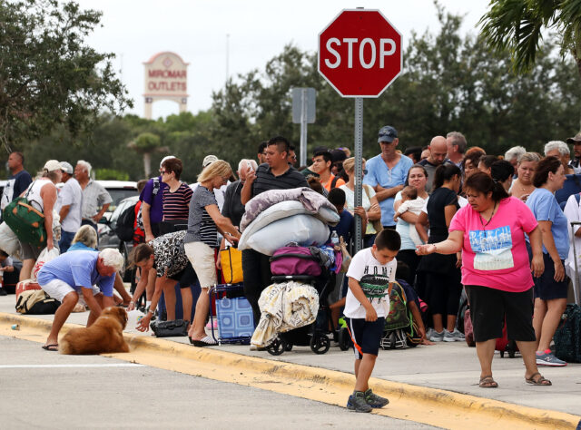 Migrantes temen buscar refugio en Florida durante la temporada de huracanes por miedo al ICE