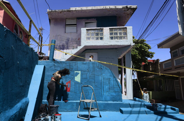 Fundación de Bad Bunny promueve arte, música, moda y deporte para jóvenes de Puerto Rico