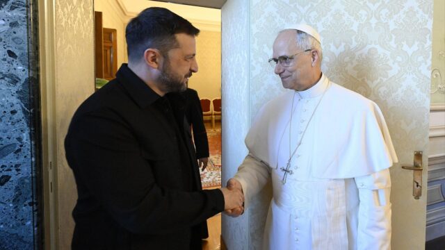 Zelenski se reúne con el papa León XIV y busca apoyo del Vaticano para la paz en Ucrania