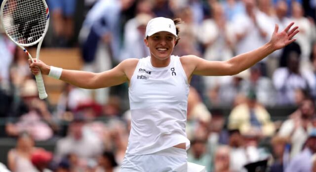 Swiatek va en busca de su primera final en Wimbledon