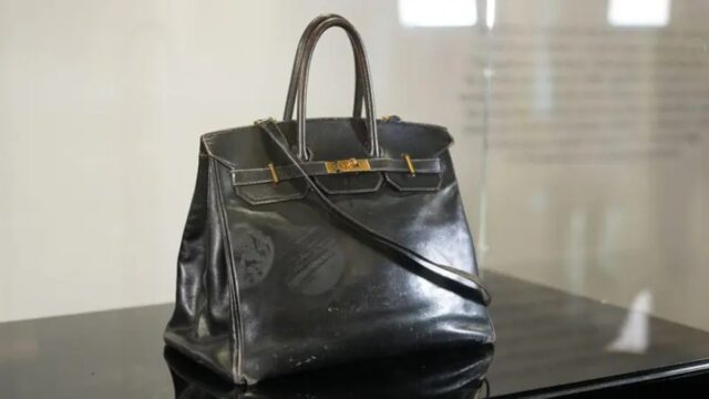 La curiosa historia de la primera Birkin de Hermès, el bolso que rompió el récord al venderse por más de US$10 millones