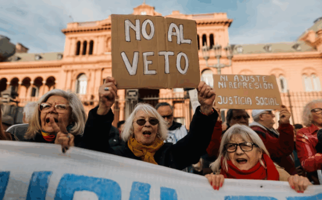 ¿Es conveniente la división igualitaria de los poderes del Estado?