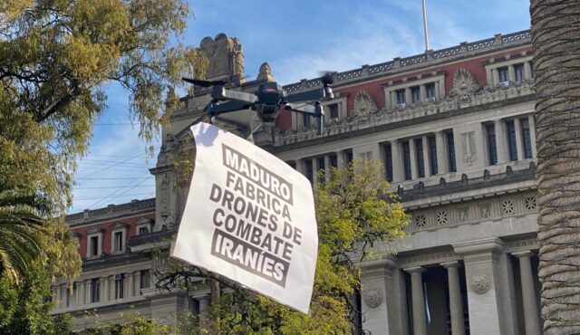 "Maduro fabrica drones de combate iraníes": El mensaje que recorre los cielos de Bogotá a Miami
