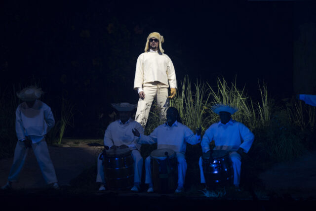Bad Bunny estrenó “Alambre púa” en los primeros shows de su residencia