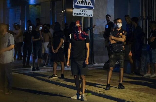 Detenido líder del movimiento xenófobo que llamó a una "cacería" de migrantes en España