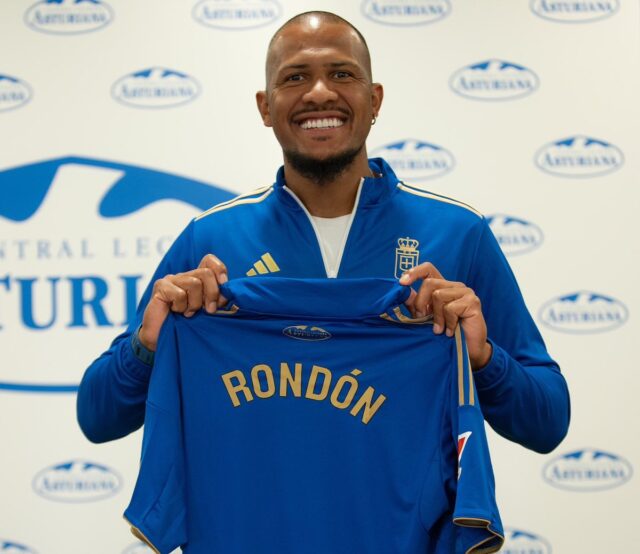 El Real Oviedo presentó a Salomón Rondón: “Ha sido muy emotivo el reencuentro con Santi Cazorla”