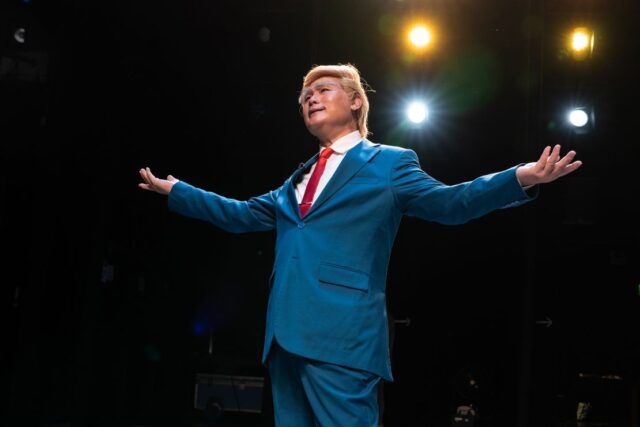Una obra china inspirada en Trump causa furor en Hong Kong