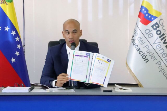 Ministerio de Educación comenzó revisión para "ordenar" contenidos de Castellano