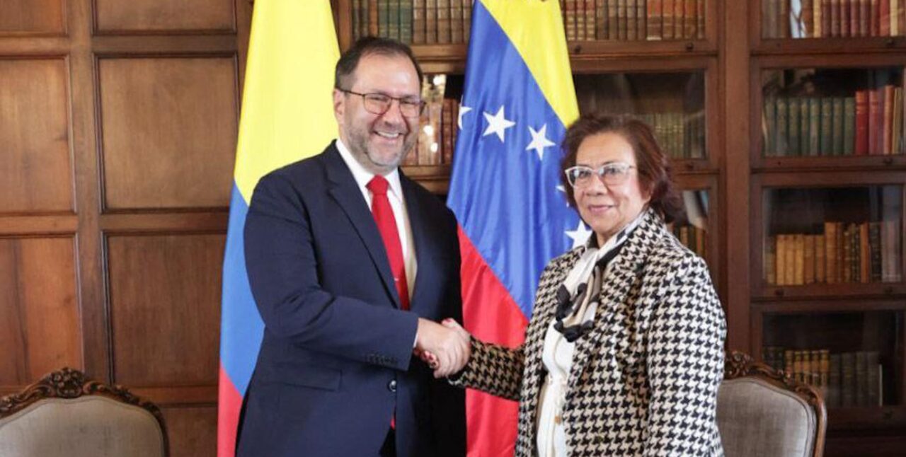Venezuela reitera a Colombia la necesidad de "potenciar" una zona económica binacional