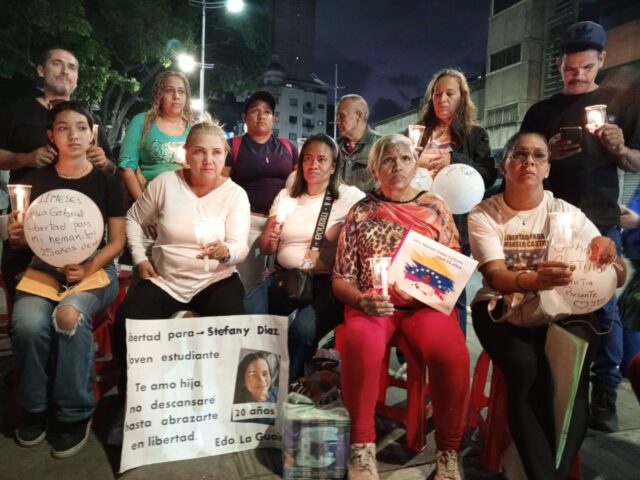 Madres realizaron vigilia frente al Ministerio Público en Caracas para exigir la libertad de sus hijos
