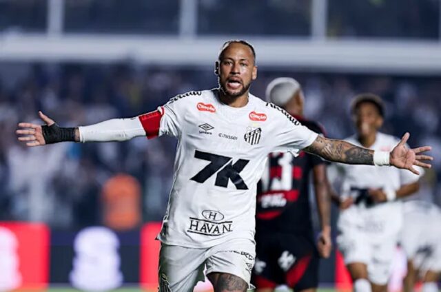 Neymar anota su primer gol en la victoria del Santos sobre Fluminense