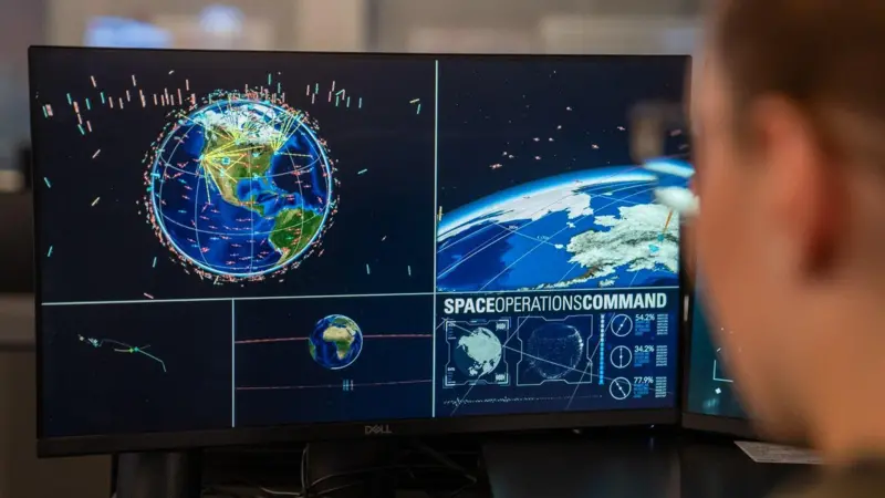 "Guardianes del espacio": la sofisticada unidad del ejército de EE.UU. que puede rastrear el lanzamiento de misiles desde cualquier parte del mundo