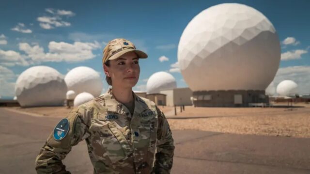 "Guardianes del espacio": la sofisticada unidad del Ejército de EE.UU. que puede rastrear el lanzamiento de misiles desde cualquier parte del mundo