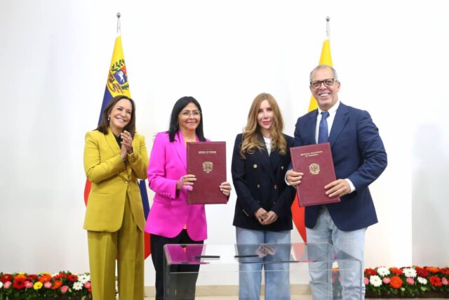¿Qué establece el memorando de entendimiento firmado por Petro y Maduro sobre la zona económica fronteriza?